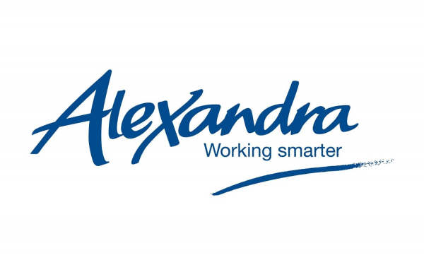 Alexandra-about_01